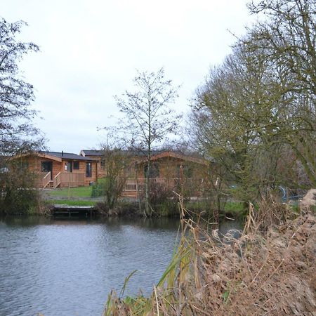 The Chiltern Lodges At Upper Farm Henton Chinnor Exterior photo