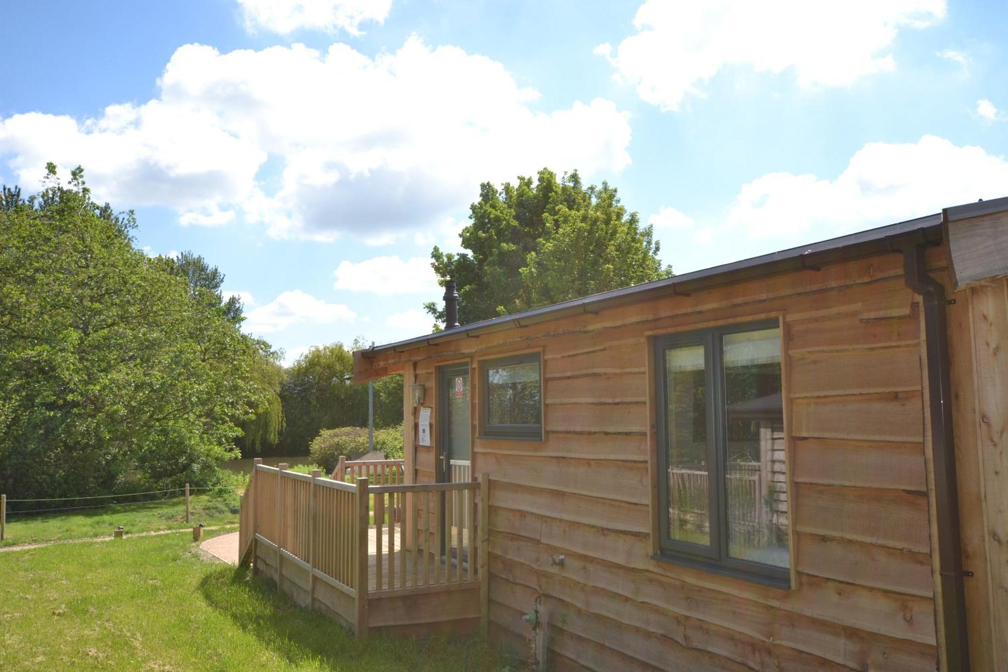 The Chiltern Lodges At Upper Farm Henton Chinnor Exterior photo