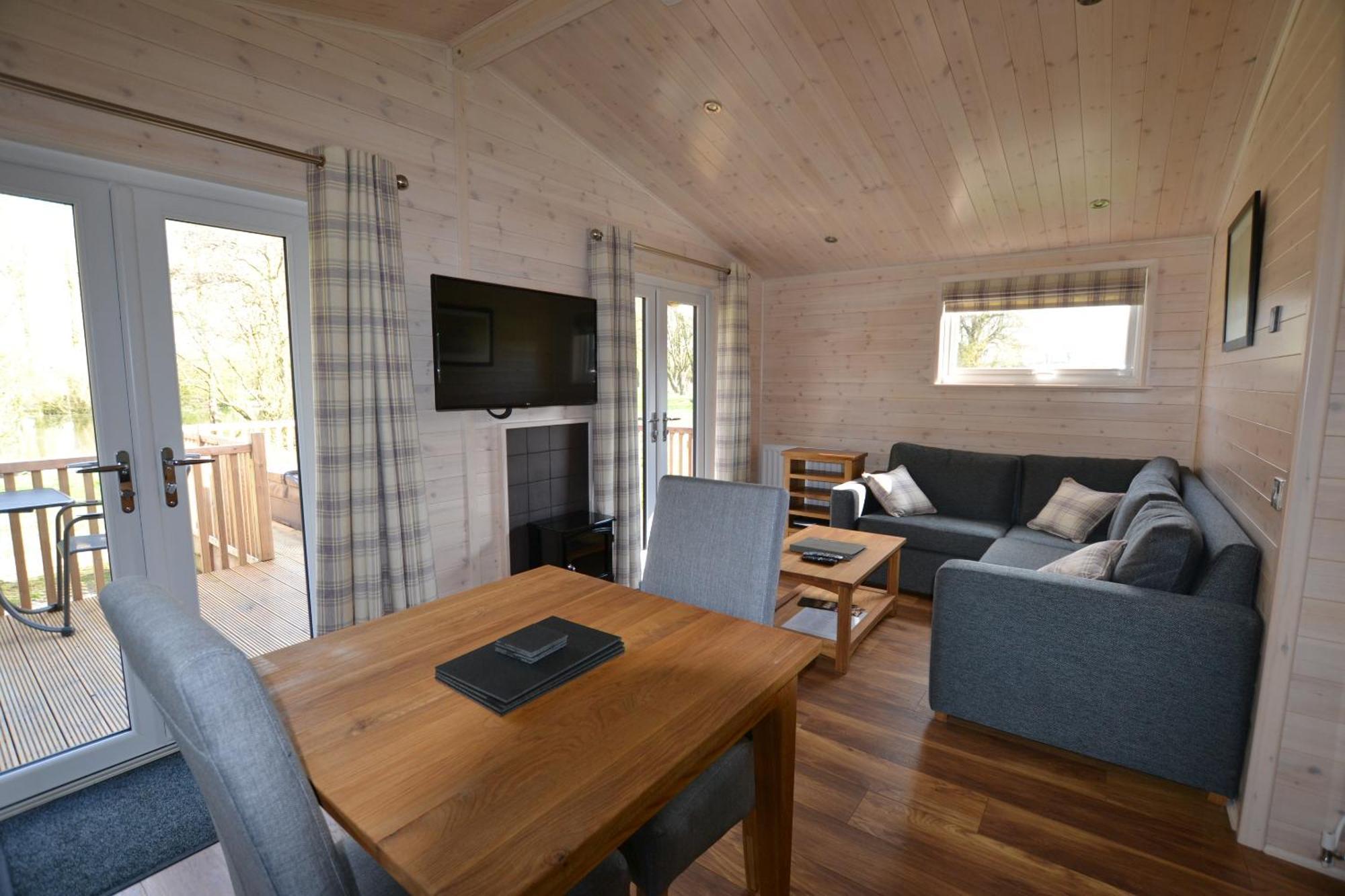 The Chiltern Lodges At Upper Farm Henton Chinnor Room photo